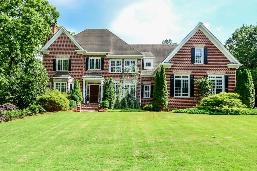 900 Heards Ferry Road, Sandy Springs, Georgia 30328, 4 Bedrooms Bedrooms, ,4 BathroomsBathrooms,Residential,Sold,900 Heards Ferry Road,5852231