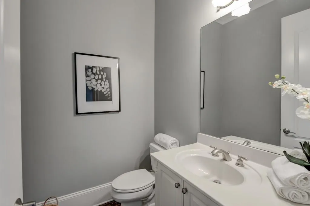 900 Heards Ferry Road, Sandy Springs, Georgia 30328, 4 Bedrooms Bedrooms, ,4 BathroomsBathrooms,Residential,Sold,900 Heards Ferry Road,5852231