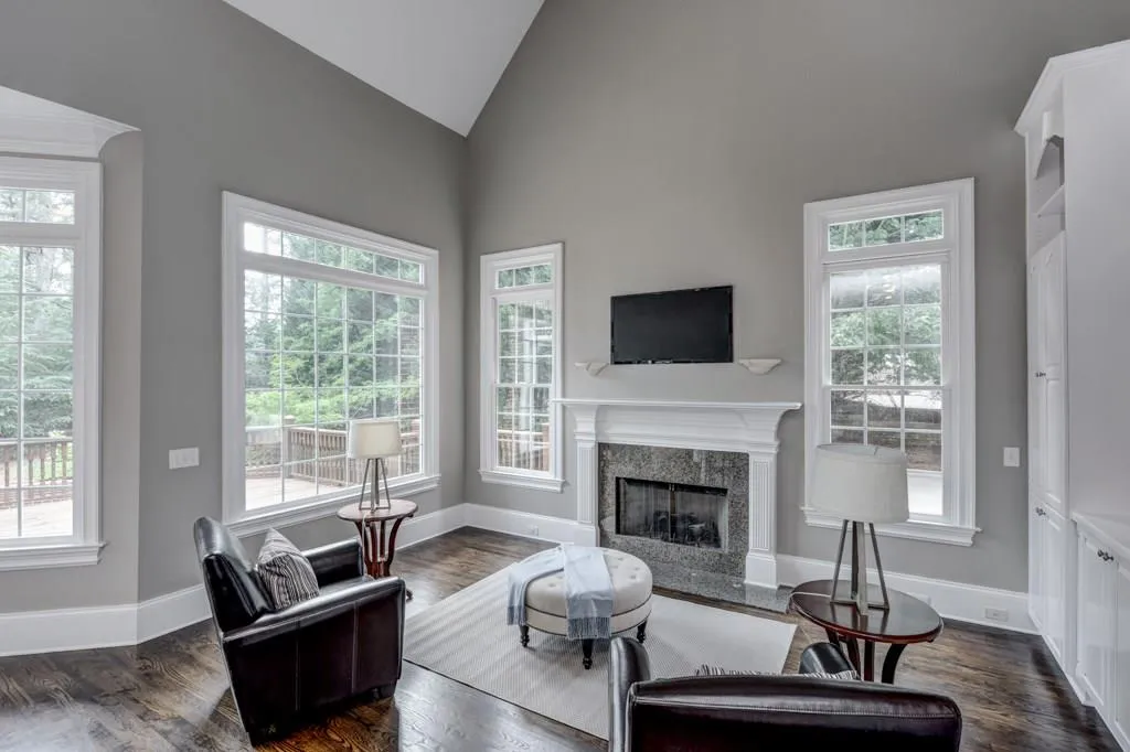 900 Heards Ferry Road, Sandy Springs, Georgia 30328, 4 Bedrooms Bedrooms, ,4 BathroomsBathrooms,Residential,Sold,900 Heards Ferry Road,5852231