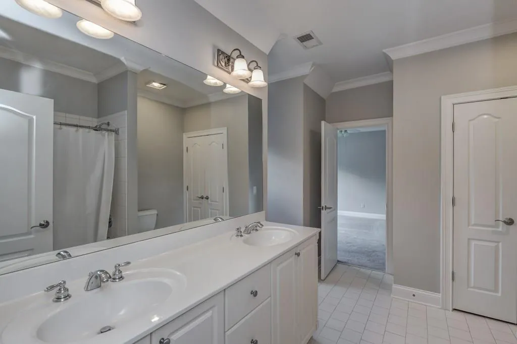 900 Heards Ferry Road, Sandy Springs, Georgia 30328, 4 Bedrooms Bedrooms, ,4 BathroomsBathrooms,Residential,Sold,900 Heards Ferry Road,5852231