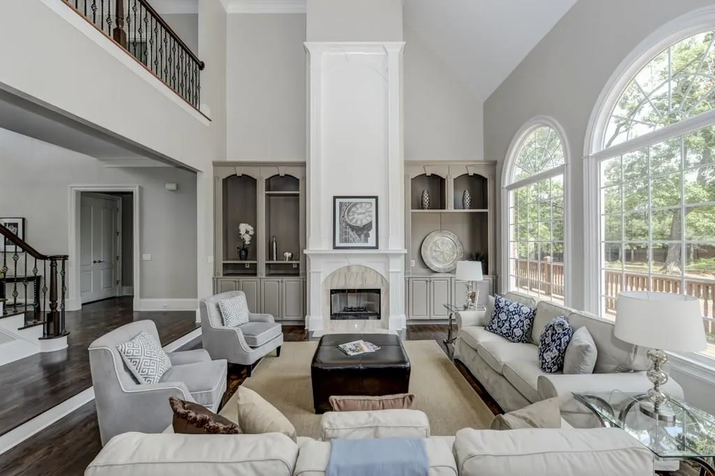 900 Heards Ferry Road, Sandy Springs, Georgia 30328, 4 Bedrooms Bedrooms, ,4 BathroomsBathrooms,Residential,Sold,900 Heards Ferry Road,5852231