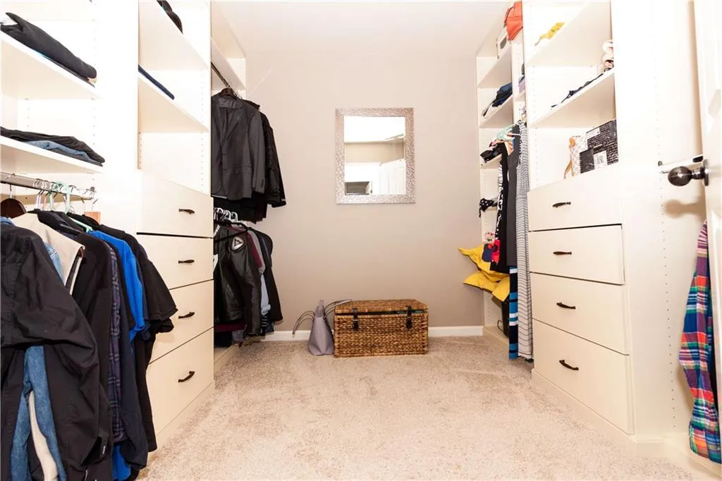 7650 Glisten Avenue Unit 302, Atlanta, Georgia 30328, 3 Bedrooms Bedrooms, ,2 BathroomsBathrooms,Residential,Sold,7650 Glisten Avenue Unit 302,5718457