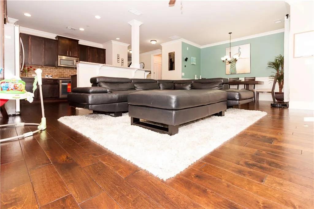 7650 Glisten Avenue Unit 302, Atlanta, Georgia 30328, 3 Bedrooms Bedrooms, ,2 BathroomsBathrooms,Residential,Sold,7650 Glisten Avenue Unit 302,5718457