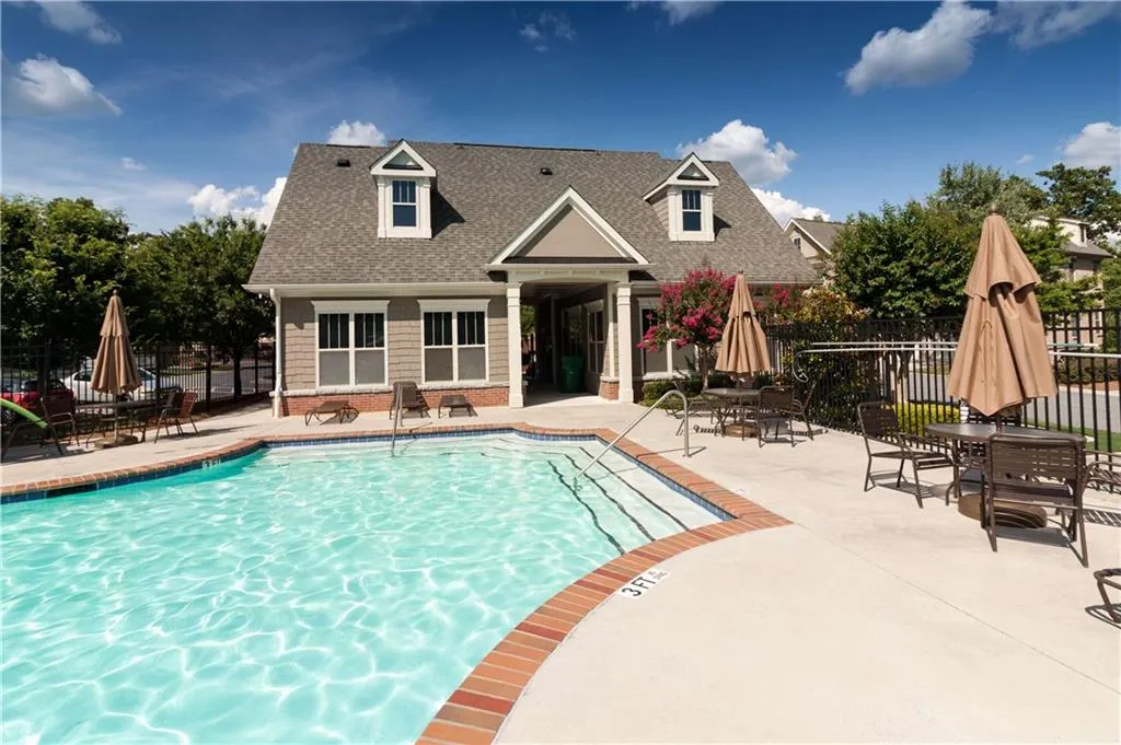 7650 Glisten Avenue Unit 302, Atlanta, Georgia 30328, 3 Bedrooms Bedrooms, ,2 BathroomsBathrooms,Residential,Sold,7650 Glisten Avenue Unit 302,5718457