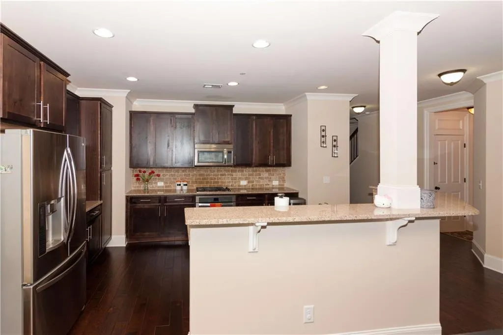 7650 Glisten Avenue Unit 302, Atlanta, Georgia 30328, 3 Bedrooms Bedrooms, ,2 BathroomsBathrooms,Residential,Sold,7650 Glisten Avenue Unit 302,5718457