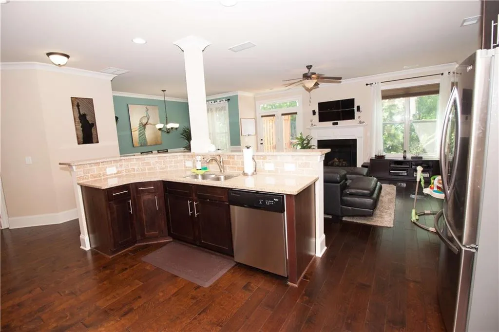 7650 Glisten Avenue Unit 302, Atlanta, Georgia 30328, 3 Bedrooms Bedrooms, ,2 BathroomsBathrooms,Residential,Sold,7650 Glisten Avenue Unit 302,5718457