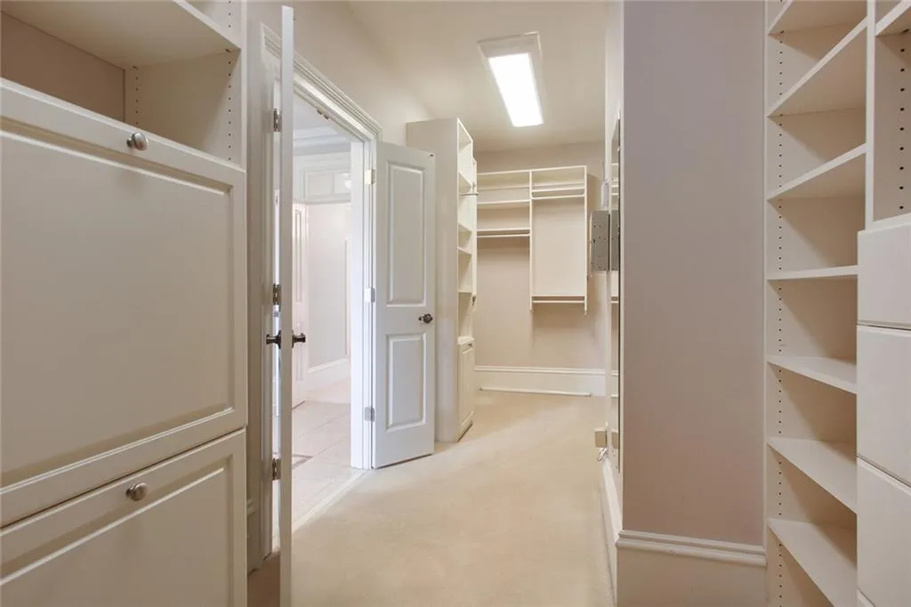 735 Glengate Place, Sandy Springs, Georgia 30328, 6 Bedrooms Bedrooms, ,6 BathroomsBathrooms,Residential,Sold,735 Glengate Place,5788177