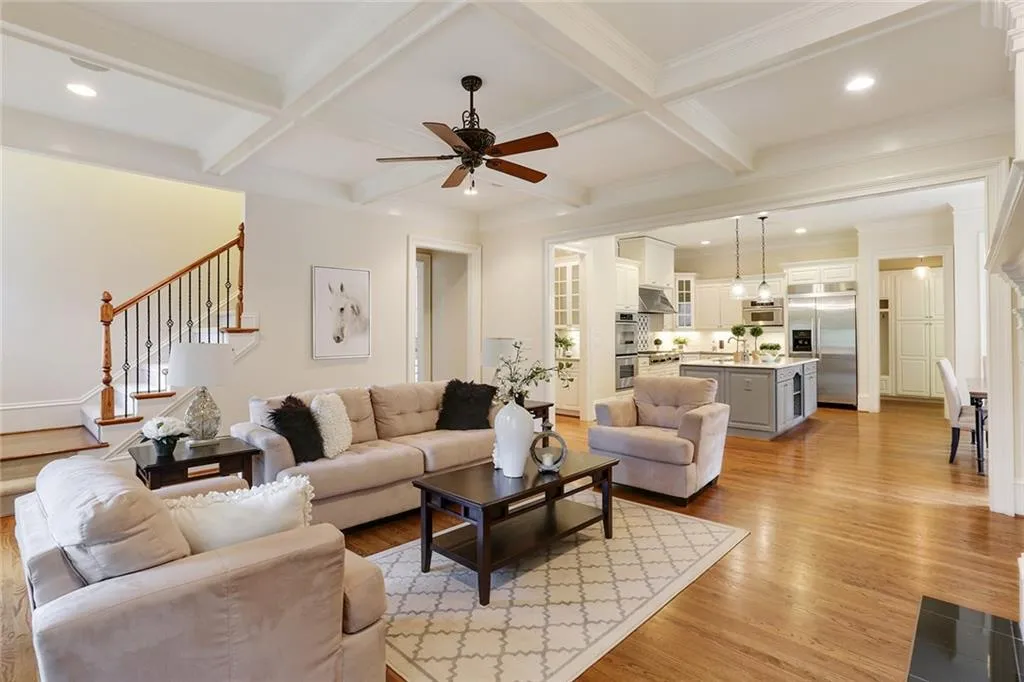 735 Glengate Place, Sandy Springs, Georgia 30328, 6 Bedrooms Bedrooms, ,6 BathroomsBathrooms,Residential,Sold,735 Glengate Place,5788177