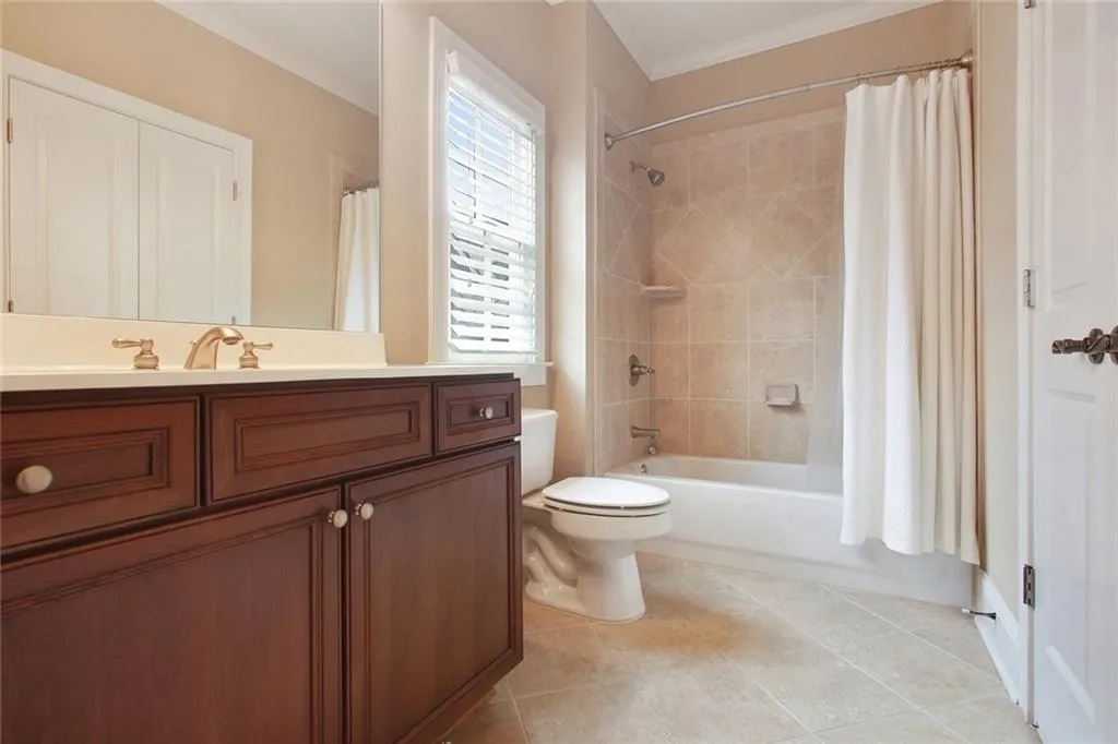 735 Glengate Place, Sandy Springs, Georgia 30328, 6 Bedrooms Bedrooms, ,6 BathroomsBathrooms,Residential,Sold,735 Glengate Place,5788177