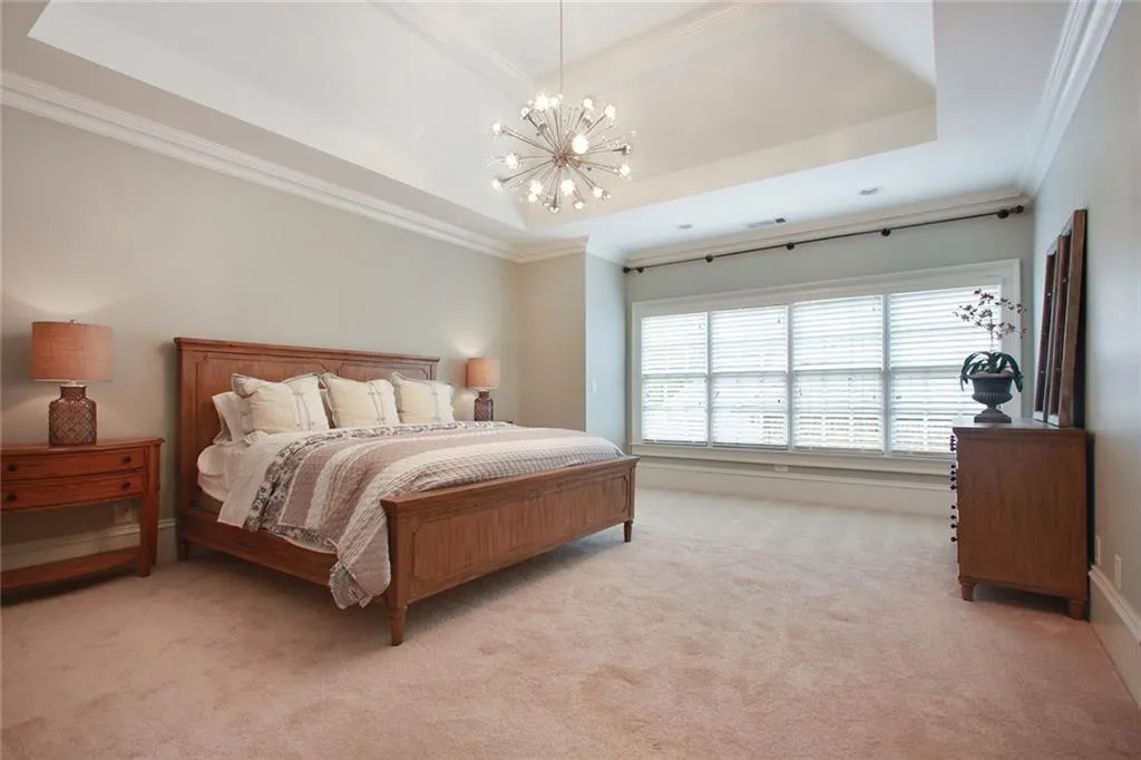 735 Glengate Place, Sandy Springs, Georgia 30328, 6 Bedrooms Bedrooms, ,6 BathroomsBathrooms,Residential,Sold,735 Glengate Place,5788177