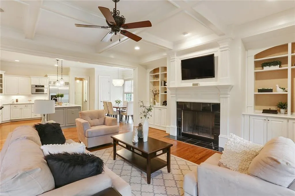 735 Glengate Place, Sandy Springs, Georgia 30328, 6 Bedrooms Bedrooms, ,6 BathroomsBathrooms,Residential,Sold,735 Glengate Place,5788177