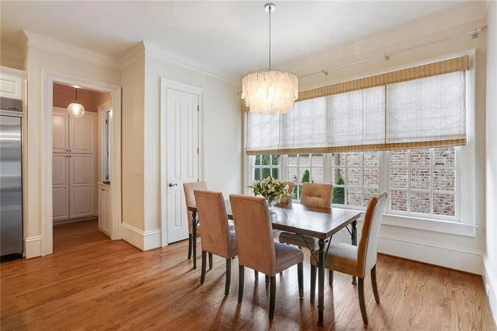 735 Glengate Place, Sandy Springs, Georgia 30328, 6 Bedrooms Bedrooms, ,6 BathroomsBathrooms,Residential,Sold,735 Glengate Place,5788177