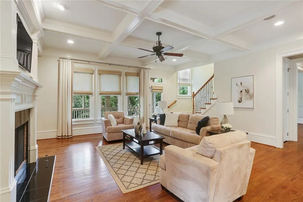 735 Glengate Place, Sandy Springs, Georgia 30328, 6 Bedrooms Bedrooms, ,6 BathroomsBathrooms,Residential,Sold,735 Glengate Place,5788177