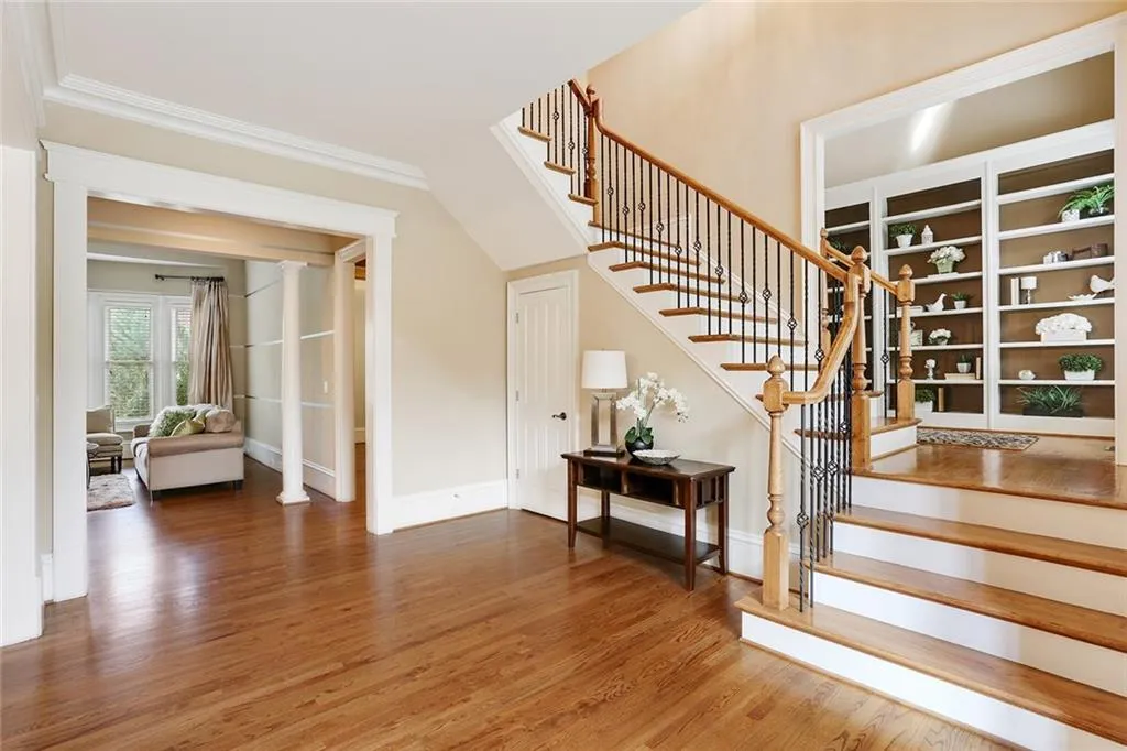 735 Glengate Place, Sandy Springs, Georgia 30328, 6 Bedrooms Bedrooms, ,6 BathroomsBathrooms,Residential,Sold,735 Glengate Place,5788177