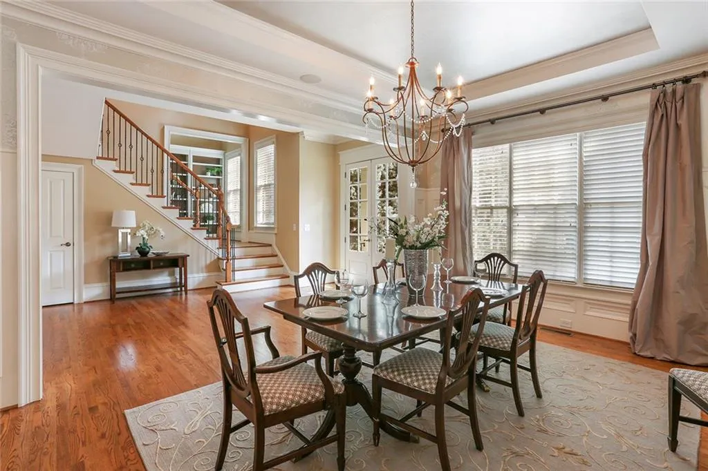 735 Glengate Place, Sandy Springs, Georgia 30328, 6 Bedrooms Bedrooms, ,6 BathroomsBathrooms,Residential,Sold,735 Glengate Place,5788177