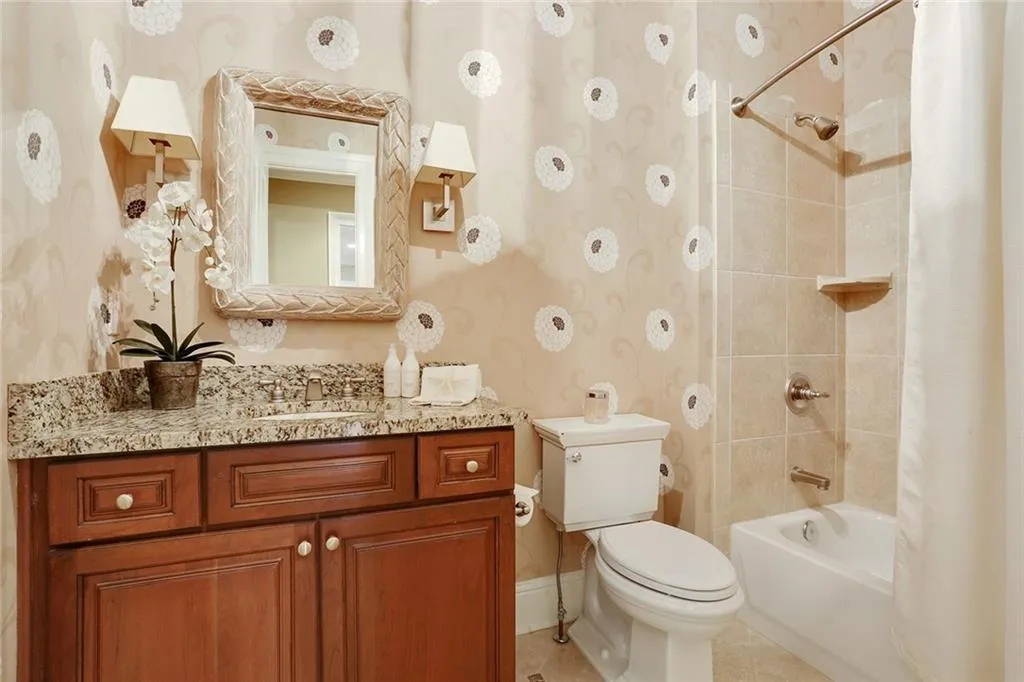 735 Glengate Place, Sandy Springs, Georgia 30328, 6 Bedrooms Bedrooms, ,6 BathroomsBathrooms,Residential,Sold,735 Glengate Place,5788177