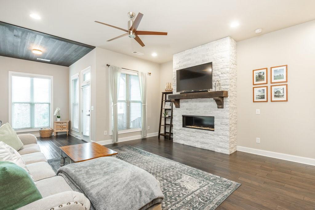 243 Franklin Road, Sandy Springs, Georgia 30342, 3 Bedrooms Bedrooms, ,3 BathroomsBathrooms,Residential,Sold,243 Franklin Road,7298645