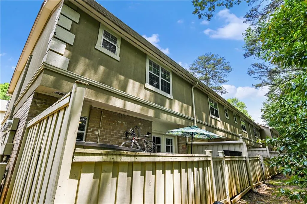 6900 Roswell Road Unit O8, Atlanta, Georgia 30328, 3 Bedrooms Bedrooms, ,2 BathroomsBathrooms,Residential,Sold,6900 Roswell Road Unit O8,7028604