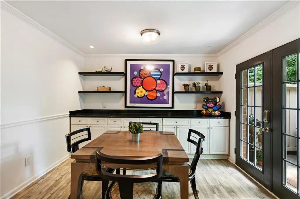 6900 Roswell Road Unit O8, Atlanta, Georgia 30328, 3 Bedrooms Bedrooms, ,2 BathroomsBathrooms,Residential,Sold,6900 Roswell Road Unit O8,7028604