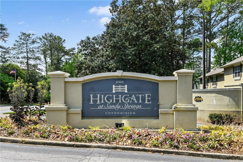 6900 Roswell Road Unit O8, Atlanta, Georgia 30328, 3 Bedrooms Bedrooms, ,2 BathroomsBathrooms,Residential,Sold,6900 Roswell Road Unit O8,7028604