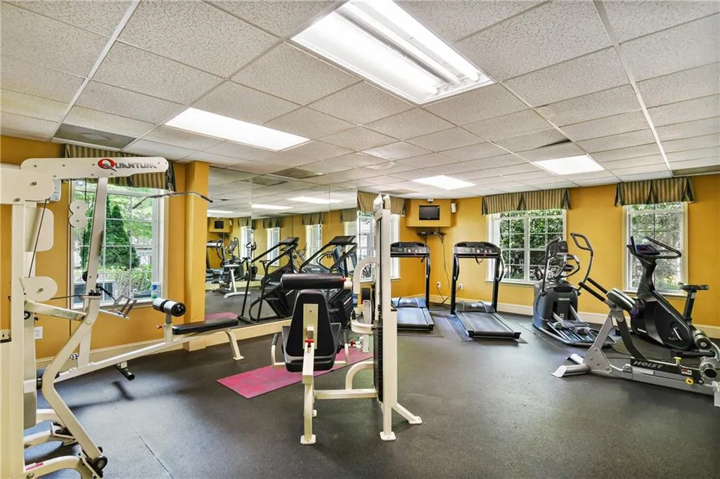 6900 Roswell Road Unit O8, Atlanta, Georgia 30328, 3 Bedrooms Bedrooms, ,2 BathroomsBathrooms,Residential,Sold,6900 Roswell Road Unit O8,7028604