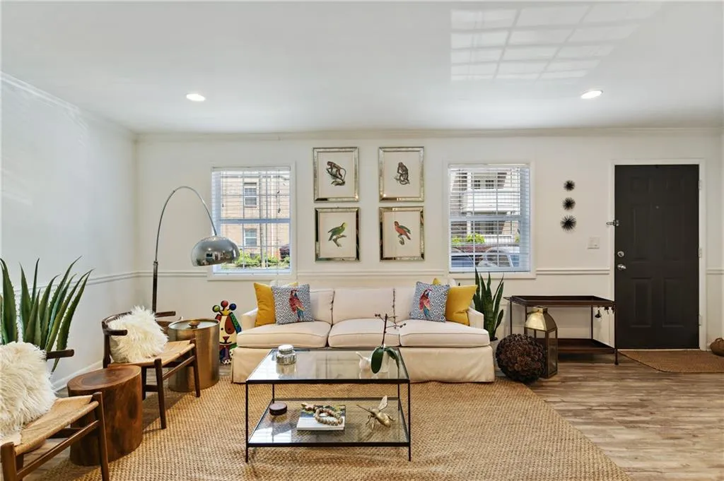 6900 Roswell Road Unit O8, Atlanta, Georgia 30328, 3 Bedrooms Bedrooms, ,2 BathroomsBathrooms,Residential,Sold,6900 Roswell Road Unit O8,7028604