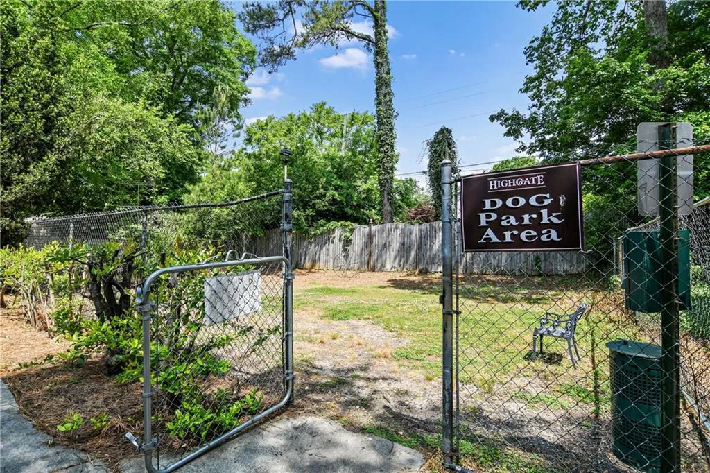 6900 Roswell Road Unit O8, Atlanta, Georgia 30328, 3 Bedrooms Bedrooms, ,2 BathroomsBathrooms,Residential,Sold,6900 Roswell Road Unit O8,7028604
