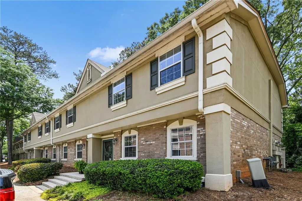 6900 Roswell Road Unit O8, Atlanta, Georgia 30328, 3 Bedrooms Bedrooms, ,2 BathroomsBathrooms,Residential,Sold,6900 Roswell Road Unit O8,7028604