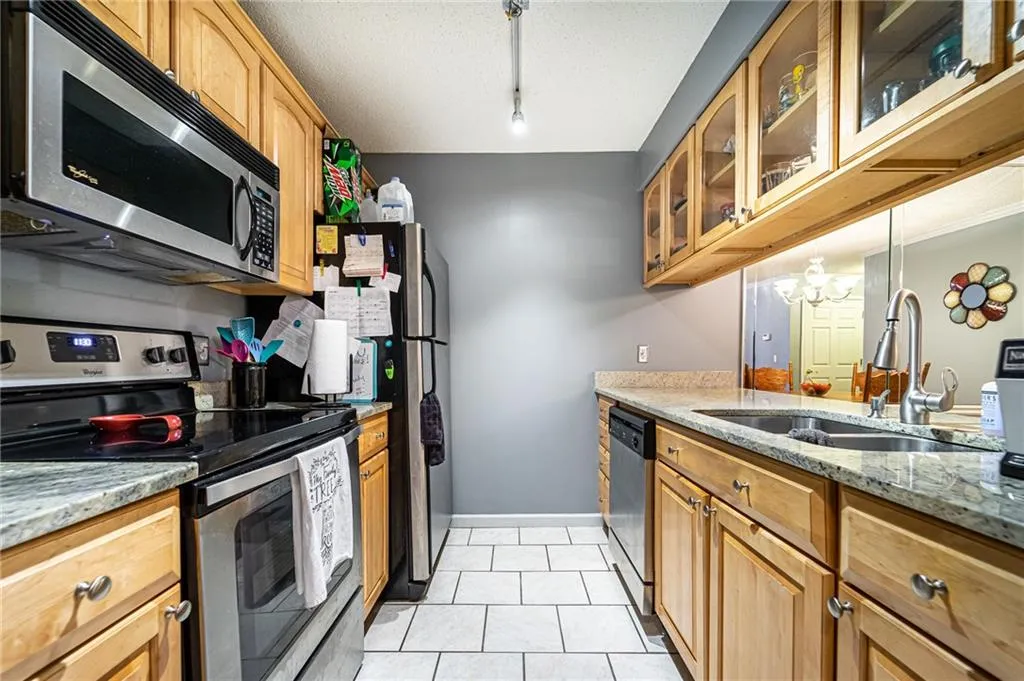 401 Barrington Hills Drive, Atlanta, Georgia 30350, 2 Bedrooms Bedrooms, ,2 BathroomsBathrooms,Residential,Sold,401 Barrington Hills Drive,6902973