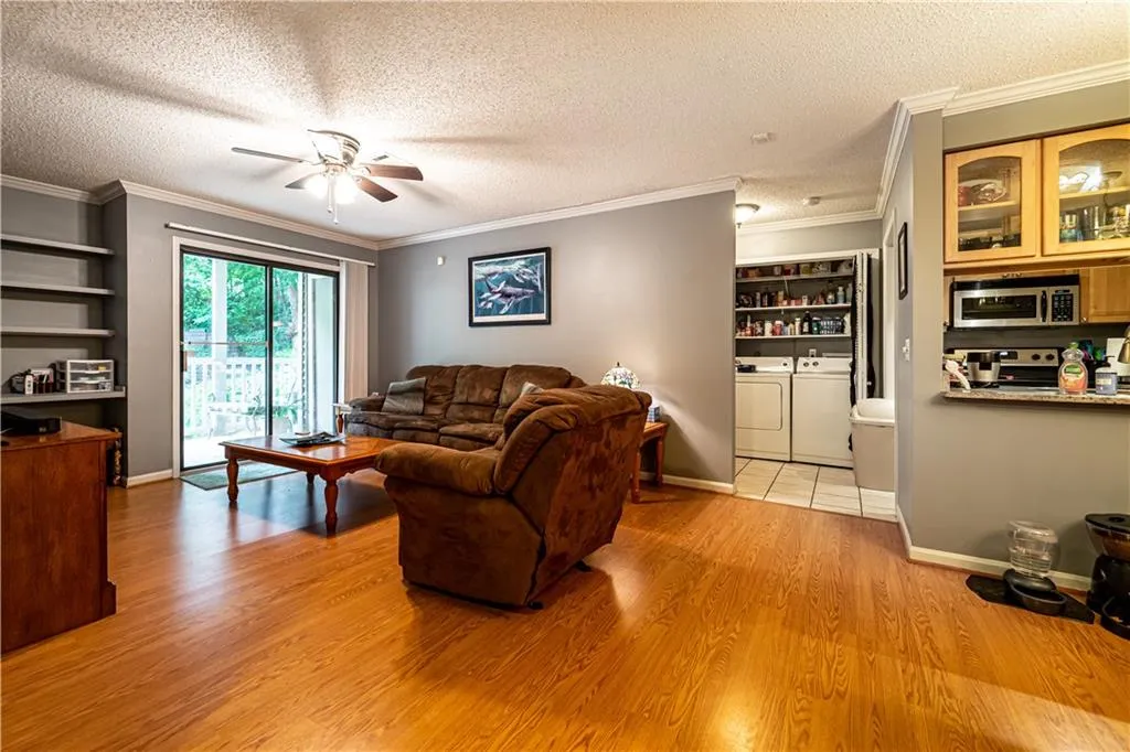 401 Barrington Hills Drive, Atlanta, Georgia 30350, 2 Bedrooms Bedrooms, ,2 BathroomsBathrooms,Residential,Sold,401 Barrington Hills Drive,6902973