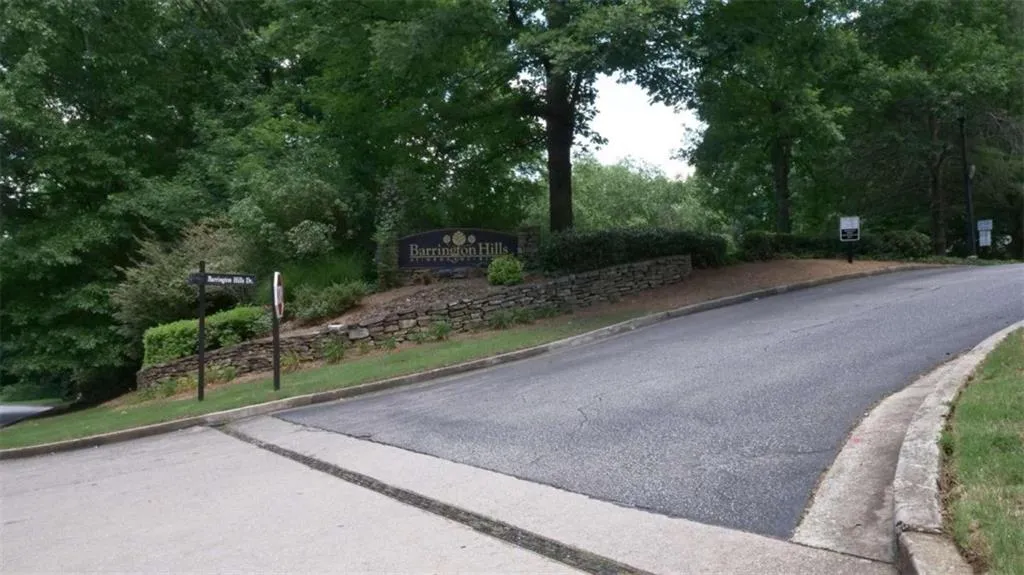 401 Barrington Hills Drive, Atlanta, Georgia 30350, 2 Bedrooms Bedrooms, ,2 BathroomsBathrooms,Residential,Sold,401 Barrington Hills Drive,6902973