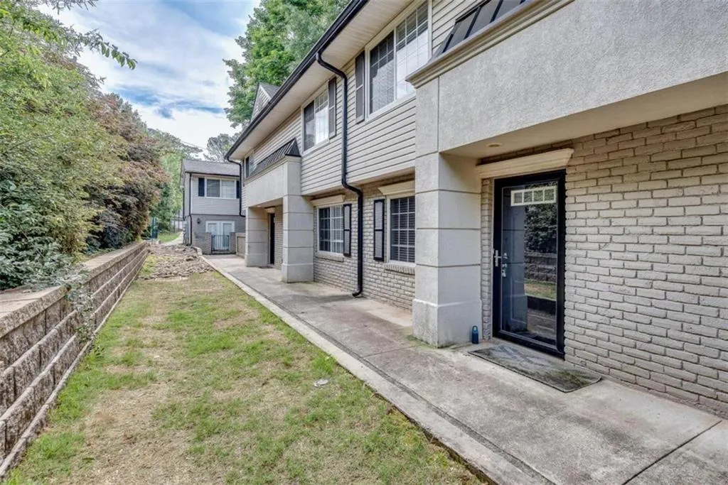 6940 Roswell Road Unit 24c, Atlanta, Georgia 30328, 1 Bedroom Bedrooms, ,1 BathroomBathrooms,Residential,Sold,6940 Roswell Road Unit 24c,7383883