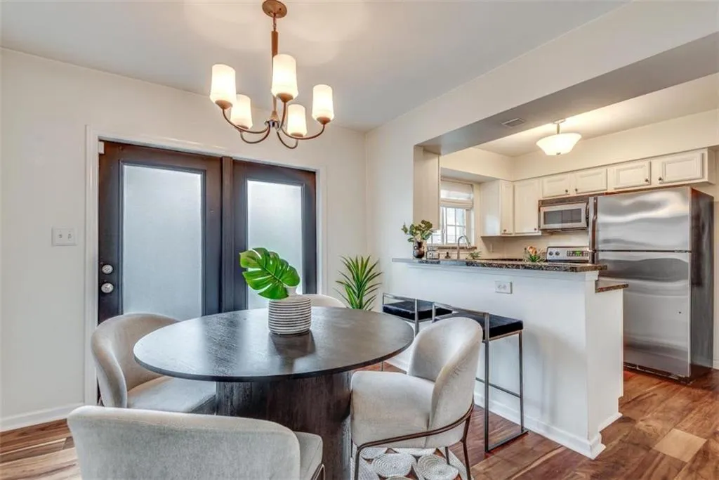 6940 Roswell Road Unit 24c, Atlanta, Georgia 30328, 1 Bedroom Bedrooms, ,1 BathroomBathrooms,Residential,Sold,6940 Roswell Road Unit 24c,7383883