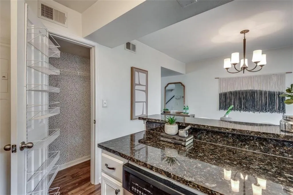 6940 Roswell Road Unit 24c, Atlanta, Georgia 30328, 1 Bedroom Bedrooms, ,1 BathroomBathrooms,Residential,Sold,6940 Roswell Road Unit 24c,7383883