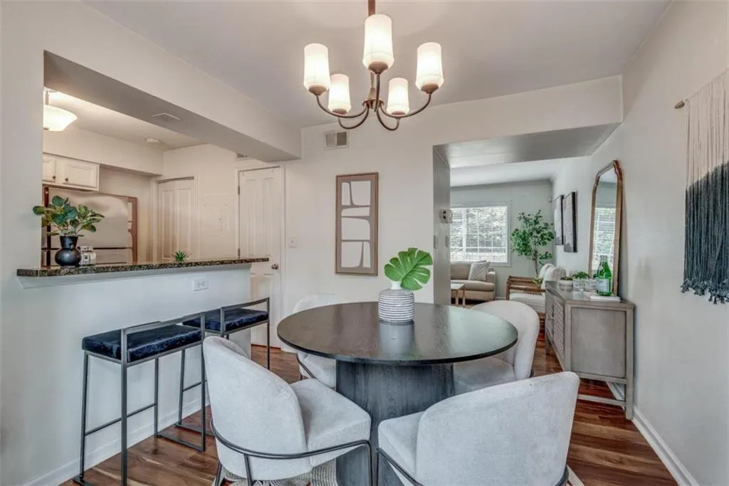 6940 Roswell Road Unit 24c, Atlanta, Georgia 30328, 1 Bedroom Bedrooms, ,1 BathroomBathrooms,Residential,Sold,6940 Roswell Road Unit 24c,7383883