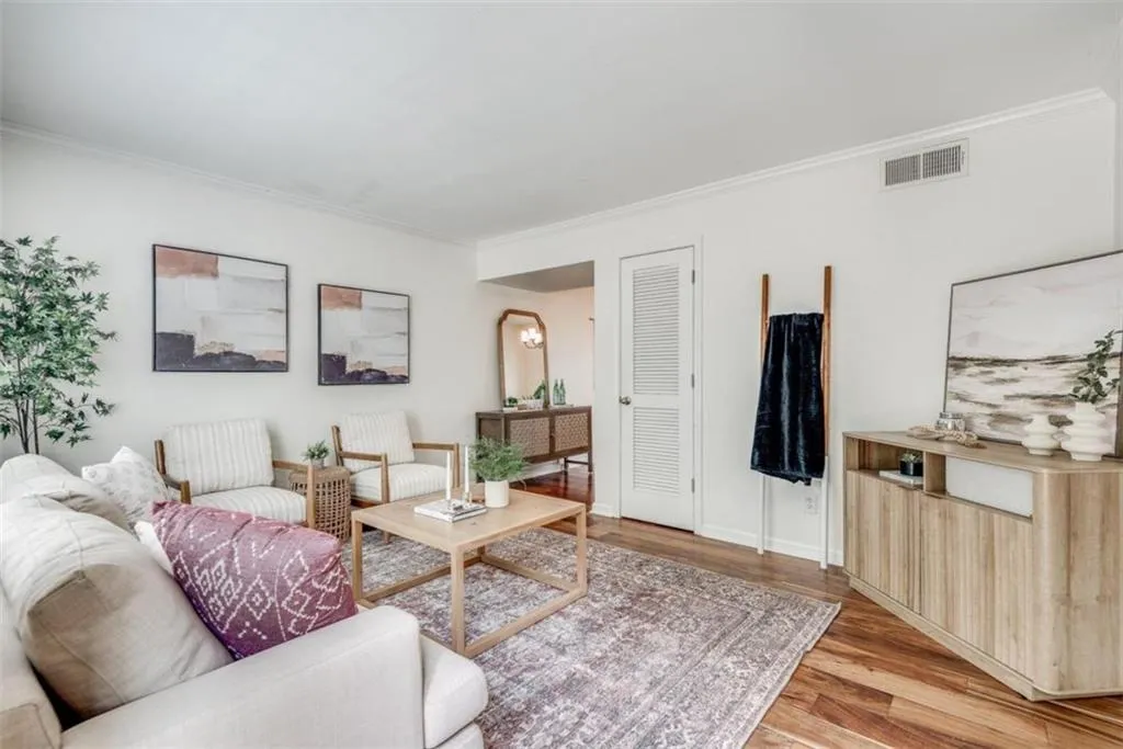 6940 Roswell Road Unit 24c, Atlanta, Georgia 30328, 1 Bedroom Bedrooms, ,1 BathroomBathrooms,Residential,Sold,6940 Roswell Road Unit 24c,7383883