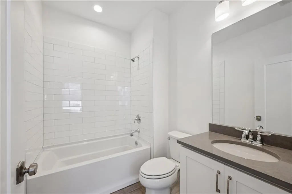 4514 Collins Avenue, Atlanta, Georgia 30342, 4 Bedrooms Bedrooms, ,4 BathroomsBathrooms,Residential,For Sale,4514 Collins Avenue,7647888