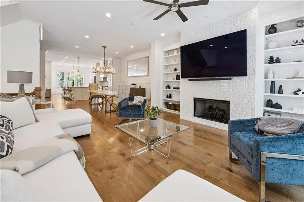 4514 Collins Avenue, Atlanta, Georgia 30342, 4 Bedrooms Bedrooms, ,4 BathroomsBathrooms,Residential,For Sale,4514 Collins Avenue,7647888