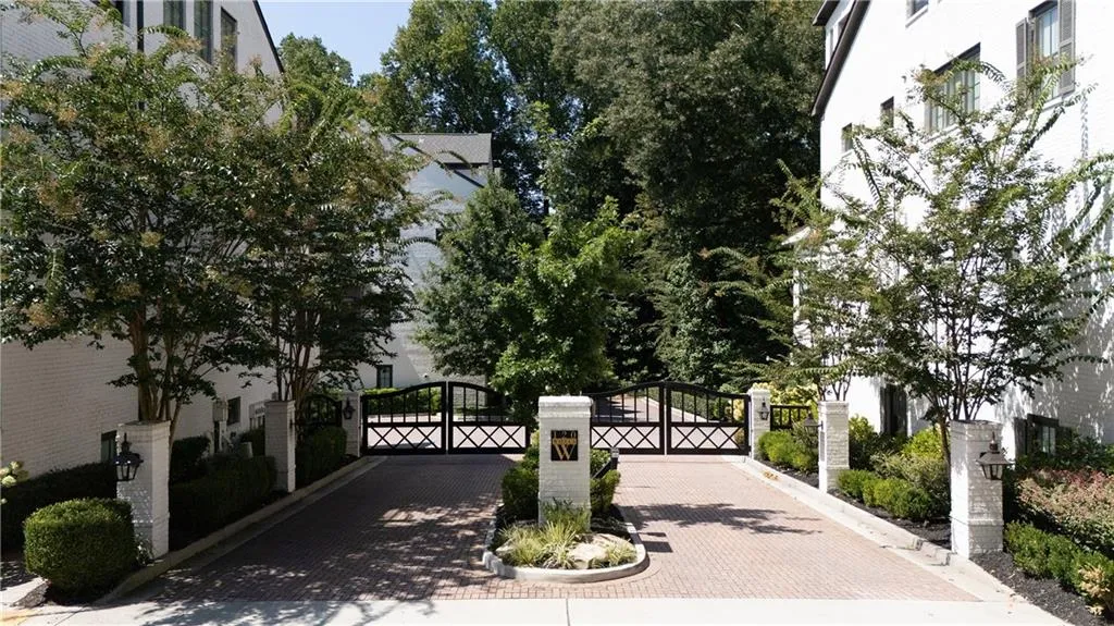 4514 Collins Avenue, Atlanta, Georgia 30342, 4 Bedrooms Bedrooms, ,4 BathroomsBathrooms,Residential,For Sale,4514 Collins Avenue,7647888