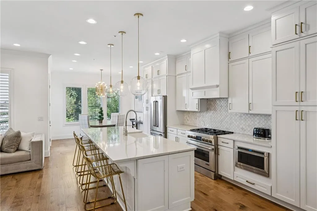 4514 Collins Avenue, Atlanta, Georgia 30342, 4 Bedrooms Bedrooms, ,4 BathroomsBathrooms,Residential,For Sale,4514 Collins Avenue,7647888