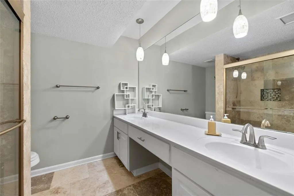 6851 Roswell Road Unit H18, Atlanta, Georgia 30328, 3 Bedrooms Bedrooms, ,2 BathroomsBathrooms,Residential,For Sale,6851 Roswell Road Unit H18,7592767