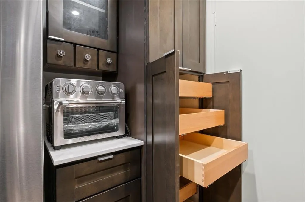 6851 Roswell Road Unit H18, Atlanta, Georgia 30328, 3 Bedrooms Bedrooms, ,2 BathroomsBathrooms,Residential,For Sale,6851 Roswell Road Unit H18,7592767