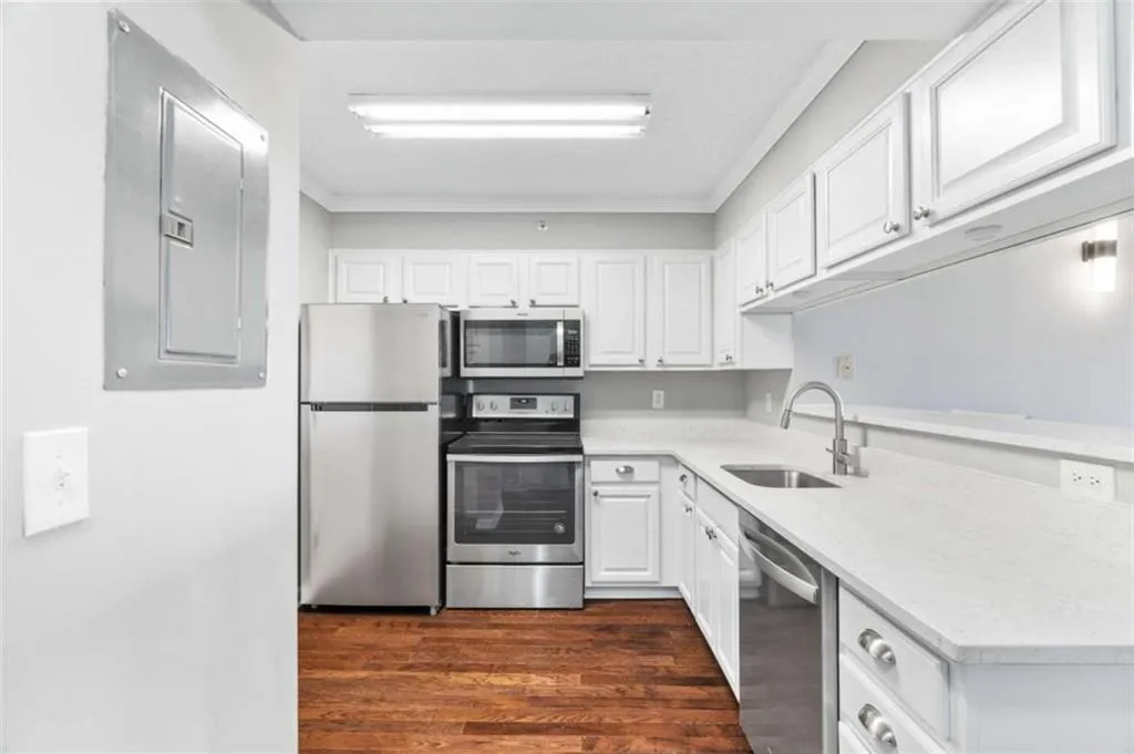 795 Hammond Drive Unit 801, Atlanta, Georgia 30328, 2 Bedrooms Bedrooms, ,1 BathroomBathrooms,Residential,For Sale,795 Hammond Drive Unit 801,7534623