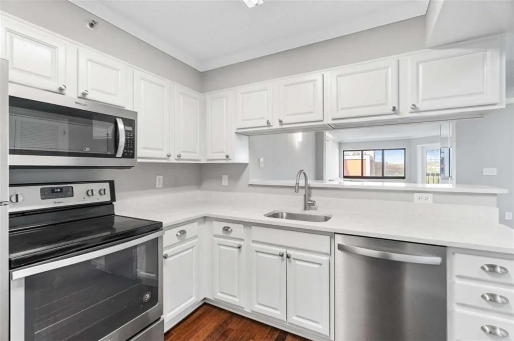 795 Hammond Drive Unit 801, Atlanta, Georgia 30328, 2 Bedrooms Bedrooms, ,1 BathroomBathrooms,Residential,For Sale,795 Hammond Drive Unit 801,7534623
