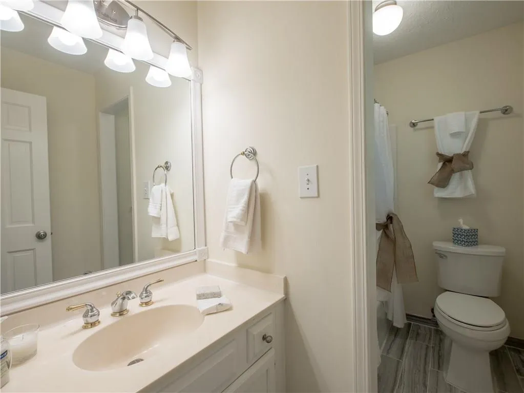 7924 Briar Villa Place, Atlanta, Georgia 30350, 3 Bedrooms Bedrooms, ,2 BathroomsBathrooms,Residential,Sold,7924 Briar Villa Place,5902001