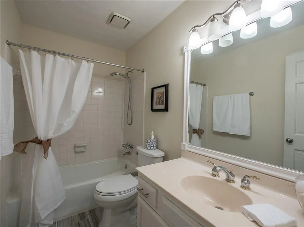 7924 Briar Villa Place, Atlanta, Georgia 30350, 3 Bedrooms Bedrooms, ,2 BathroomsBathrooms,Residential,Sold,7924 Briar Villa Place,5902001
