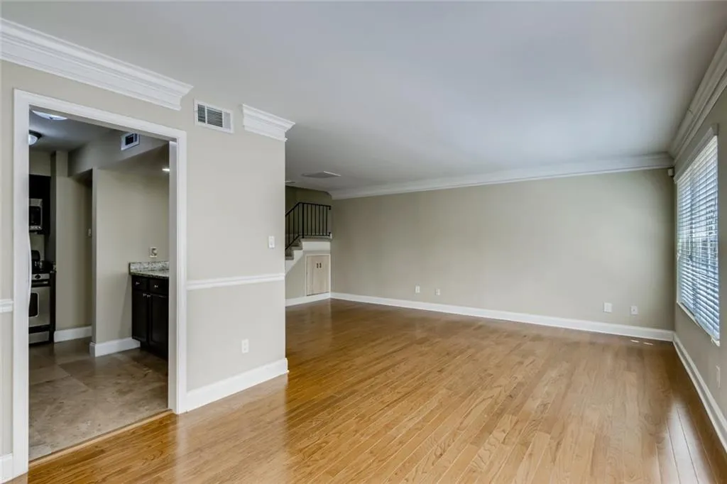 6980 Roswell Road Unit E7, Sandy Springs, Georgia 30328, 2 Bedrooms Bedrooms, ,2 BathroomsBathrooms,Residential,Sold,6980 Roswell Road Unit E7,6927973