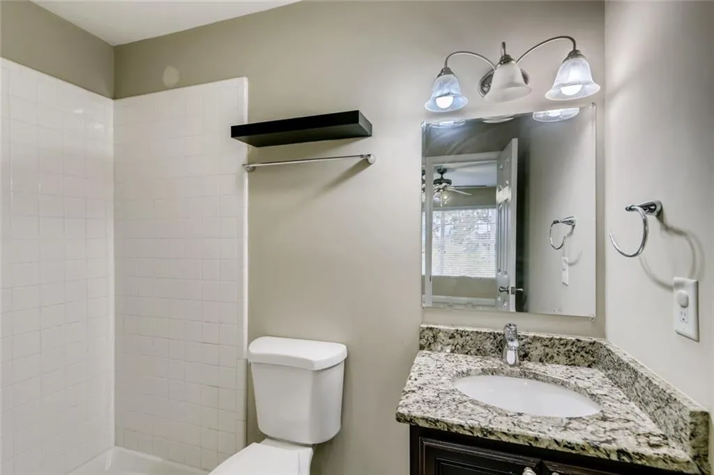 6980 Roswell Road Unit E7, Sandy Springs, Georgia 30328, 2 Bedrooms Bedrooms, ,2 BathroomsBathrooms,Residential,Sold,6980 Roswell Road Unit E7,6927973