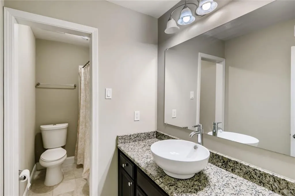 6980 Roswell Road Unit E7, Sandy Springs, Georgia 30328, 2 Bedrooms Bedrooms, ,2 BathroomsBathrooms,Residential,Sold,6980 Roswell Road Unit E7,6927973