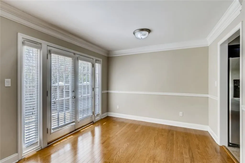 6980 Roswell Road Unit E7, Sandy Springs, Georgia 30328, 2 Bedrooms Bedrooms, ,2 BathroomsBathrooms,Residential,Sold,6980 Roswell Road Unit E7,6927973